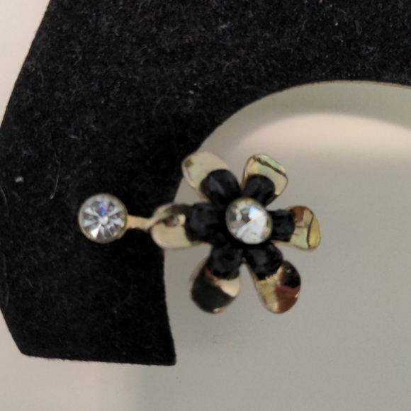 Vintage Screw On Black and Gold Tone Drop Flowers with Rhinestones - Picture 2 of 5